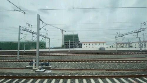 列车抵达自贡