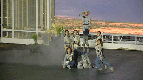 2c7216e7666f42d28523ec2bf7332bcf.gif