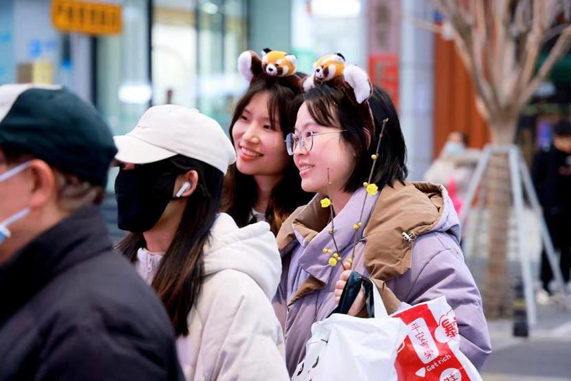 玉林东路吸引无数年轻人打卡(武侯区委宣传部供图)_副本.jpg