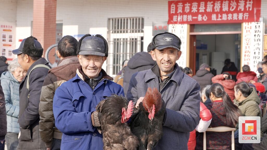 榮縣新橋鎮(zhèn)沙灣村：駐村工作隊變身“帶貨郎” “云端市場”解村民銷售之憂.jpg