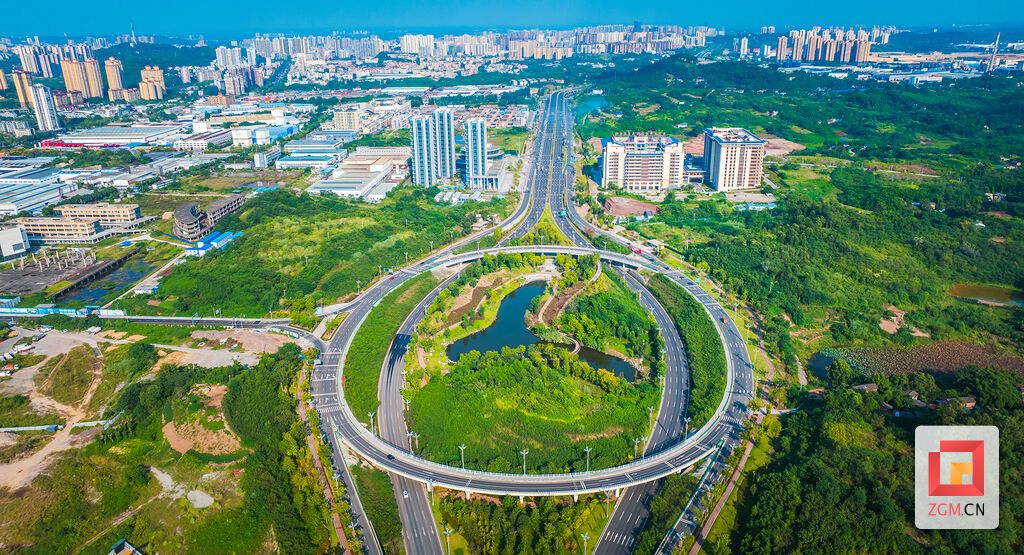 G348国道以流畅的曲线,为贡井这片热土注入奔流的活力 记者 宋姿熠 摄.jpg