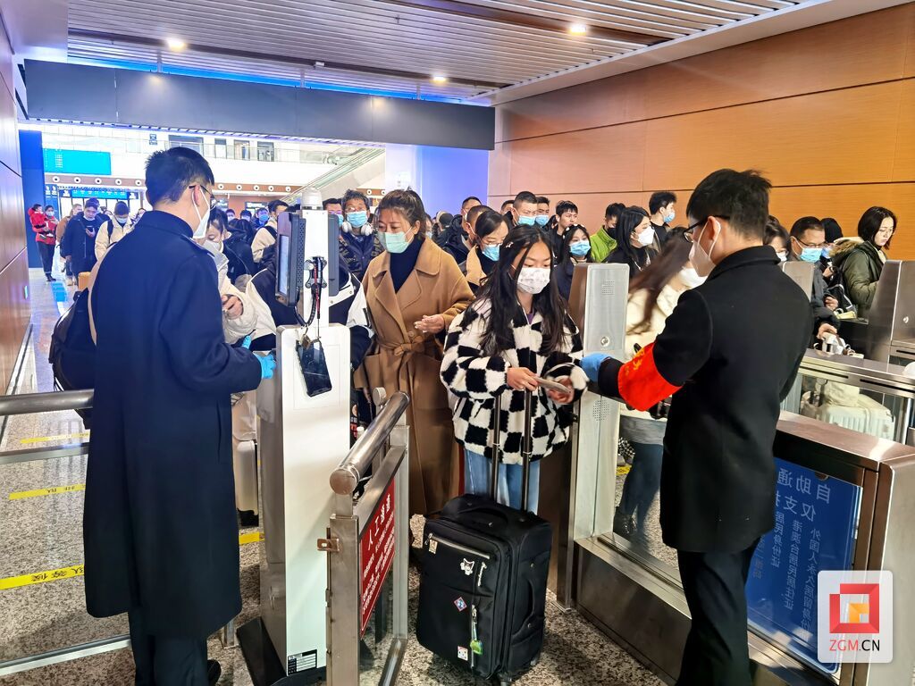 有序檢票.jpg