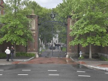 特朗普再威胁哈佛大学 考虑撤款30亿美元