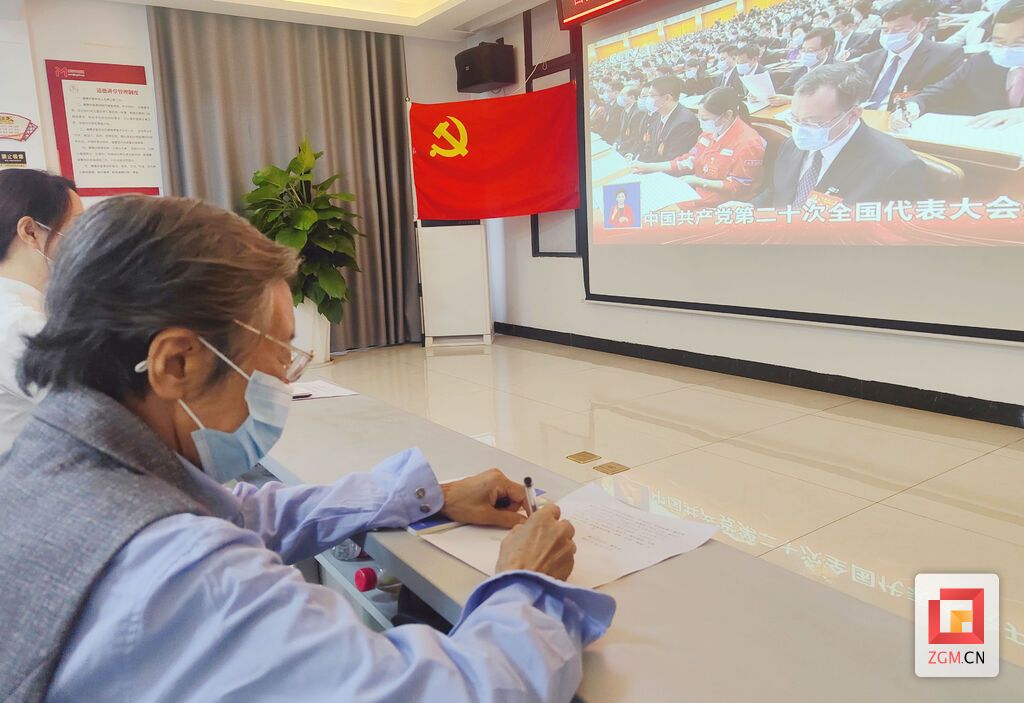 磨子井社區(qū)85歲老黨員.jpg.jpg