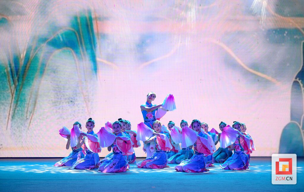 节目表演.jpg