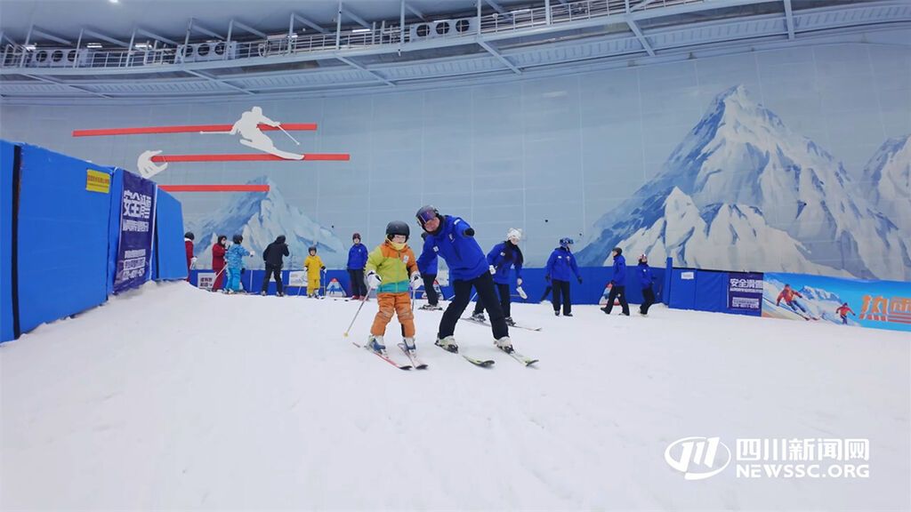 熱雪奇跡游客滑雪畫面.jpg