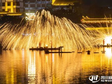 夜游苏稽点亮国庆夜 千年古镇上演国风夜宴｜国庆游四川·安逸