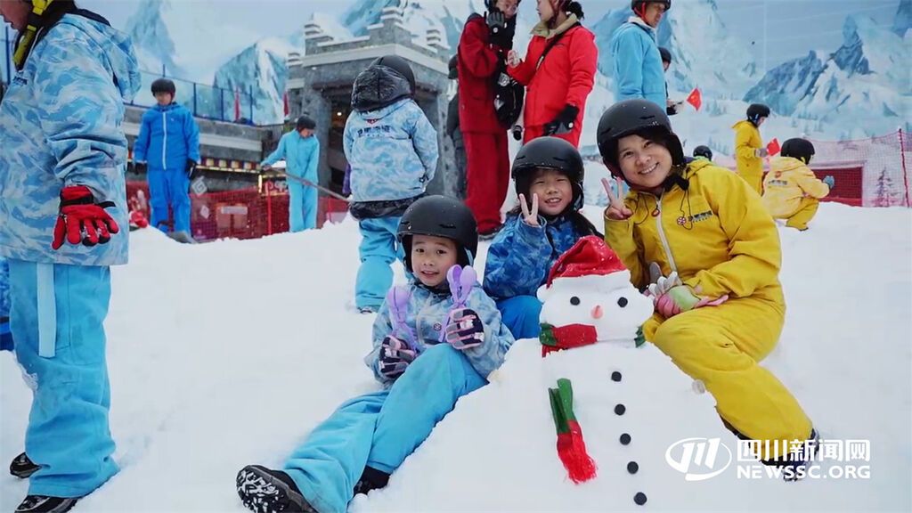 熱雪奇跡玩雪游客.jpg