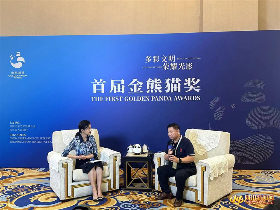 中国电影评论学会会长饶曙光接受采访_副本.jpg