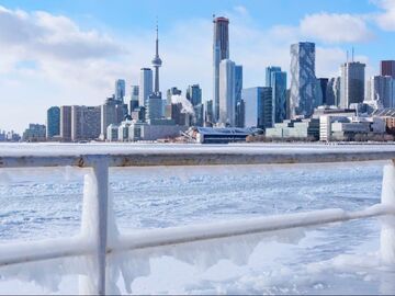 严寒天气席卷加拿大 多地航班延误或取消