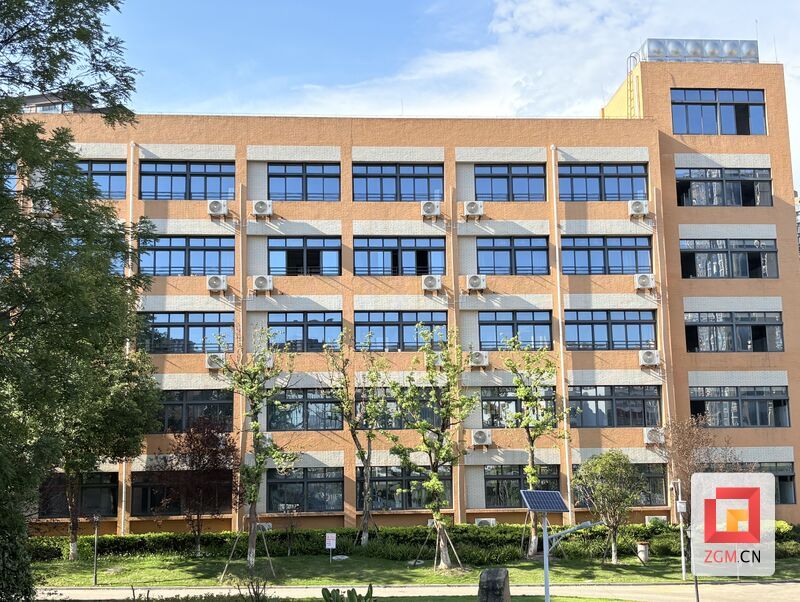 公办学校安装空调.jpg