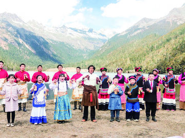 甘孜：贡嘎山下绘就民族团结多彩画卷