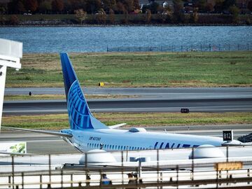 空管人员短缺 美国多地再次出现航班延误