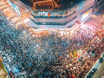 六次抬头、六种看见，拼出一个热气腾腾的遂宁