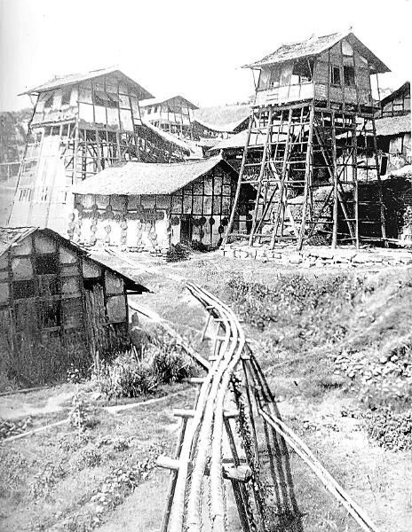 1944年4月谭旦囧实地测量大同枧枧路及其设置时拍摄的马车和枧路 (出自谭旦囧编纂《旧工艺新探採》).jpg