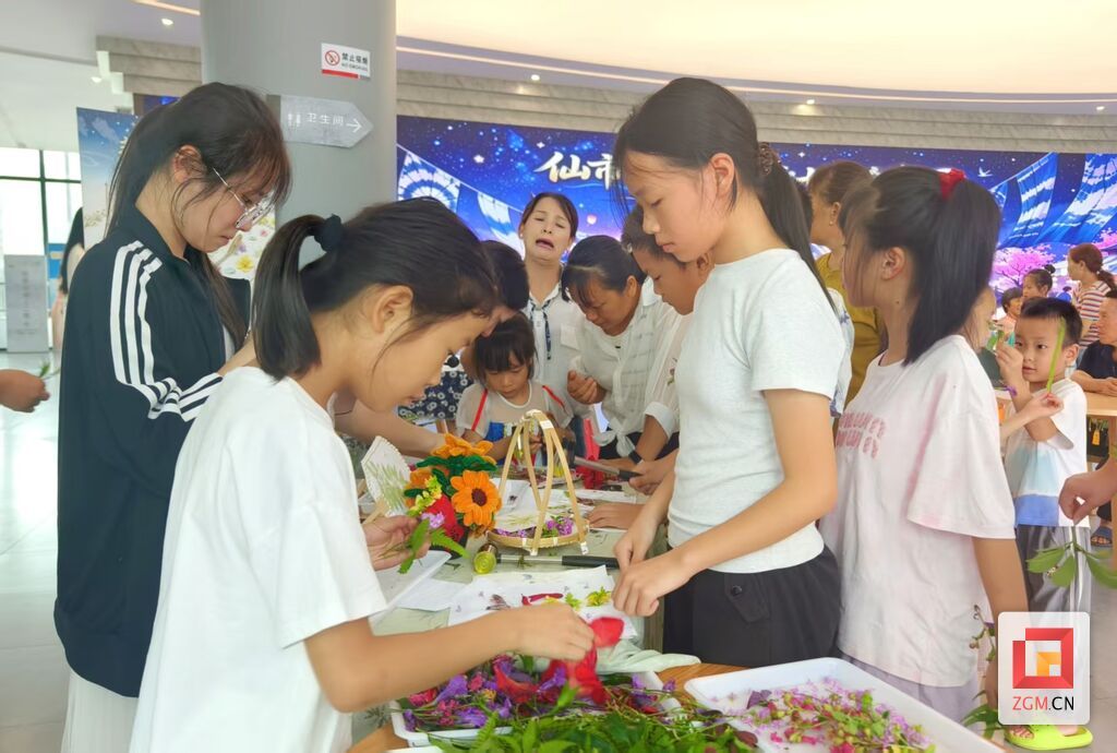 非遗植物拓印 记者 罗祥瑞摄.jpg