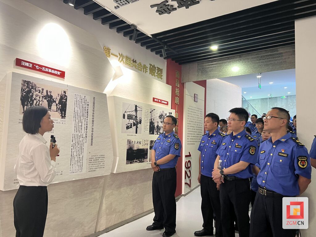 缅怀革命先烈 传承红色基因.JPG