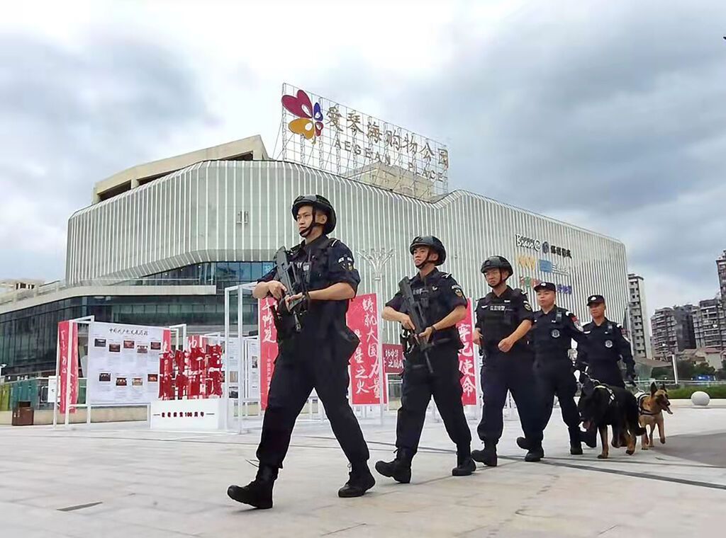 街面巡逻 (2).jpg
