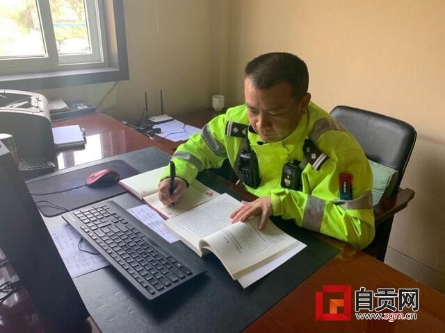 交警4.jpg