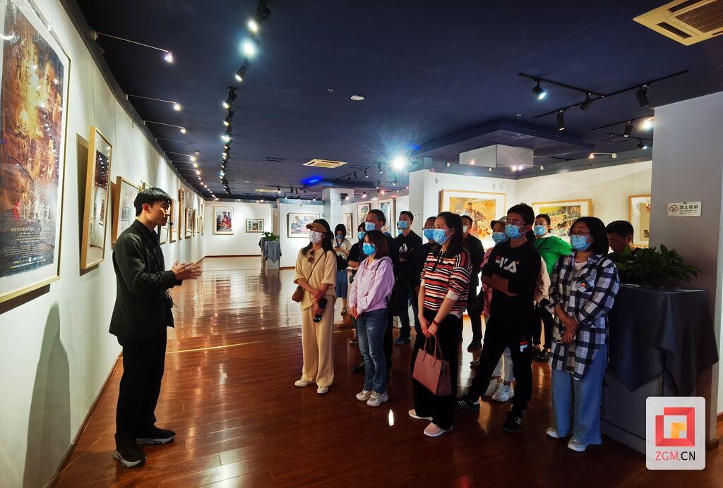 榮威公司王盛妍）黨史海報(bào)展.jpg
