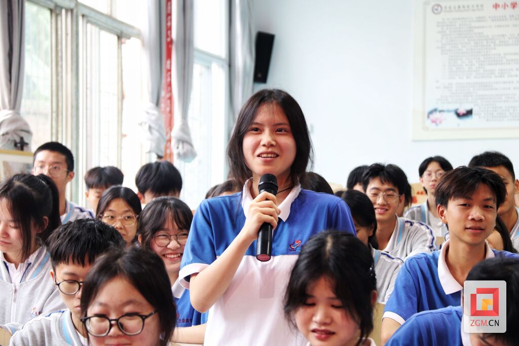 4學(xué)生提問.jpg