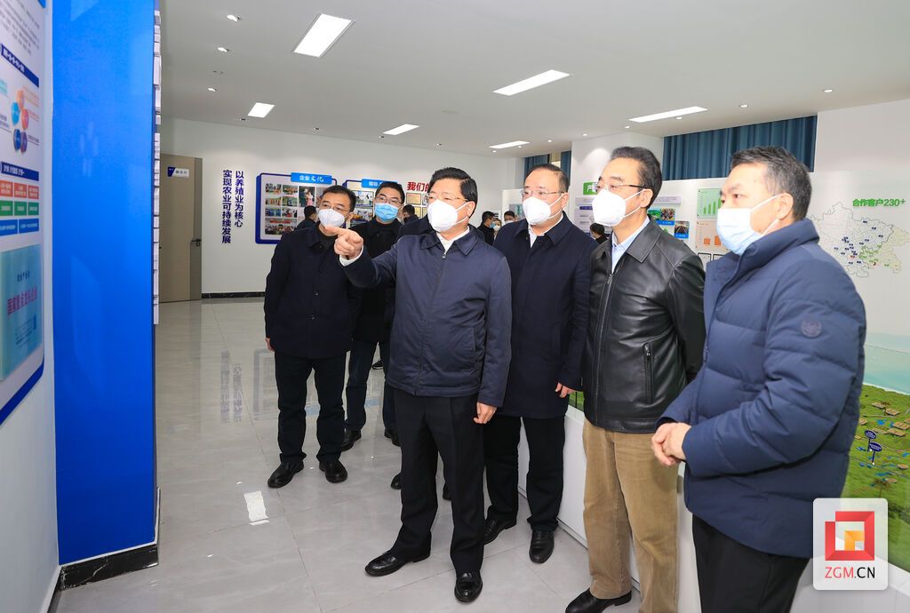 调研何市镇肉鸡产业园.jpg