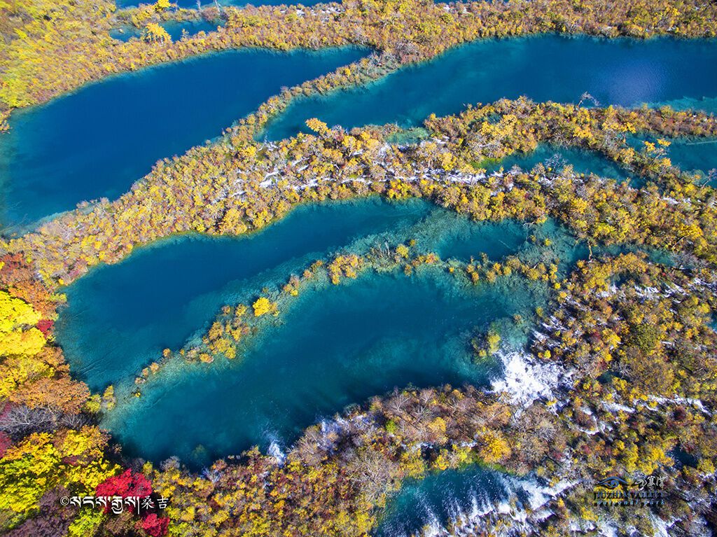群海秋色 桑吉 摄