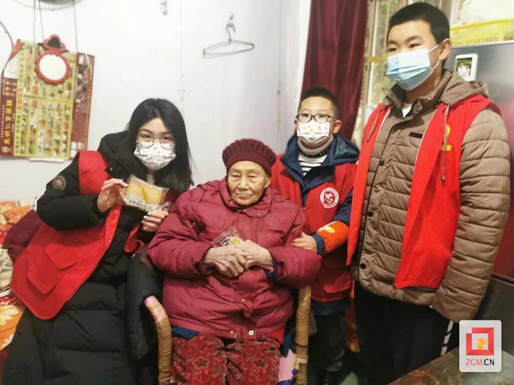 入戶幫扶老人.jpg