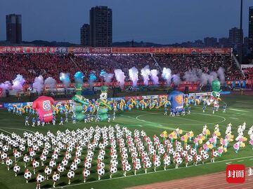 这很川超！成德“双城记”绿茵上演 胡海泉献唱、火锅味儿飘香……