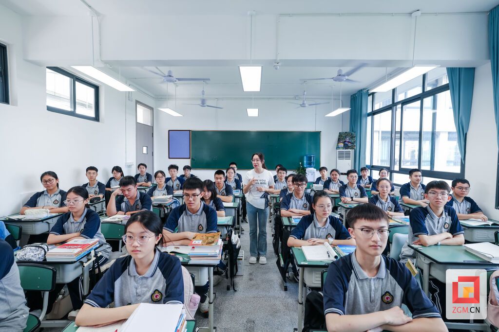 崭新面貌迎接新学期 记者 宋姿熠 摄.jpg