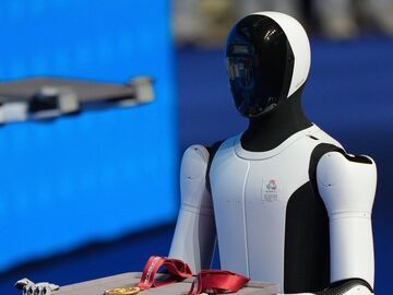 科技感拉满！这场全运会颁奖有点酷