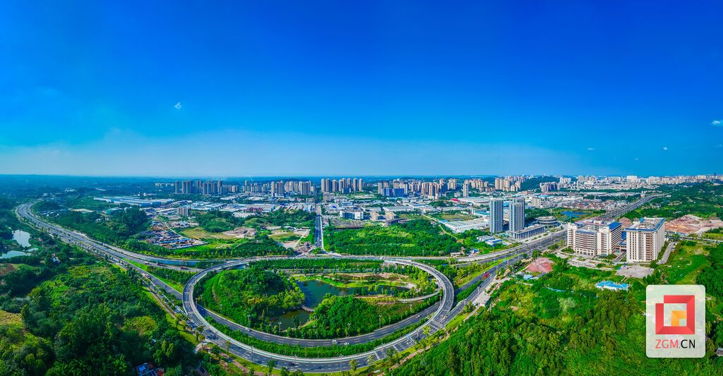 G348国道如一条巨龙蜿蜒伸展,成为贯穿区域的交通“大动脉” 记者 宋姿熠 摄.jpg