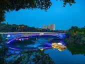 流光夜景点亮釜溪河畔