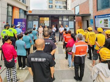 省总工会赴自贡开展工会干部赴基层蹲点工作调研暨“送清凉”慰问