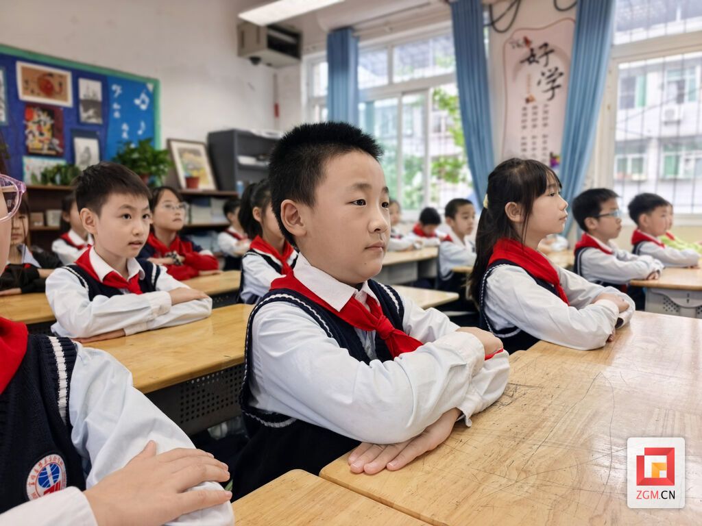 杨筵凯在课堂上.jpg
