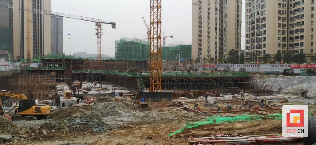 图：荣县新城的现代化新型智慧农贸市场正在加紧建设。