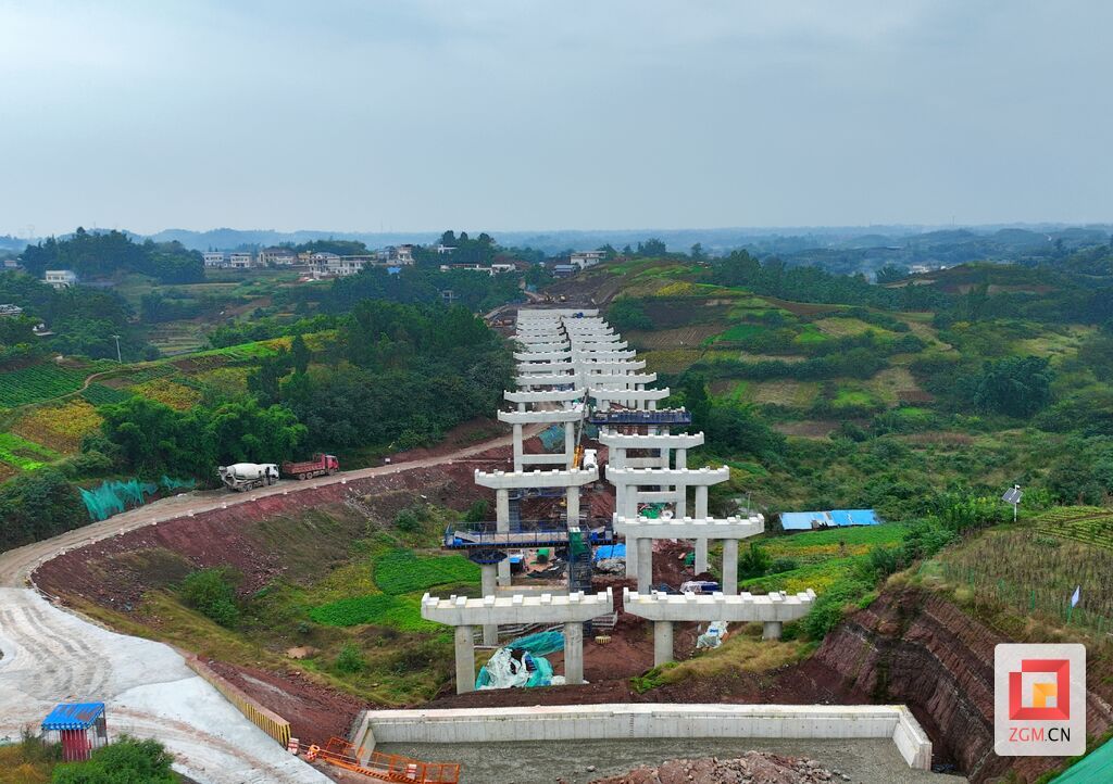 二甲坡大桥正在进行桥梁下部结构施工.jpg