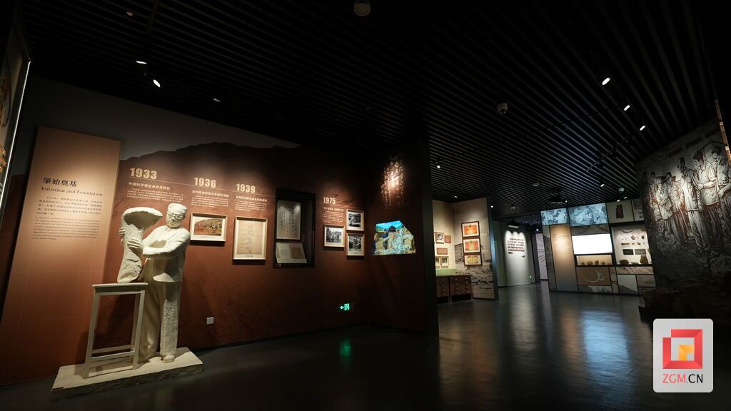 致敬国内古生物学者(自贡恐龙博物馆供图).JPG