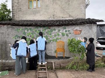 富顺县：墙绘艺术入乡村 环境美育助振兴