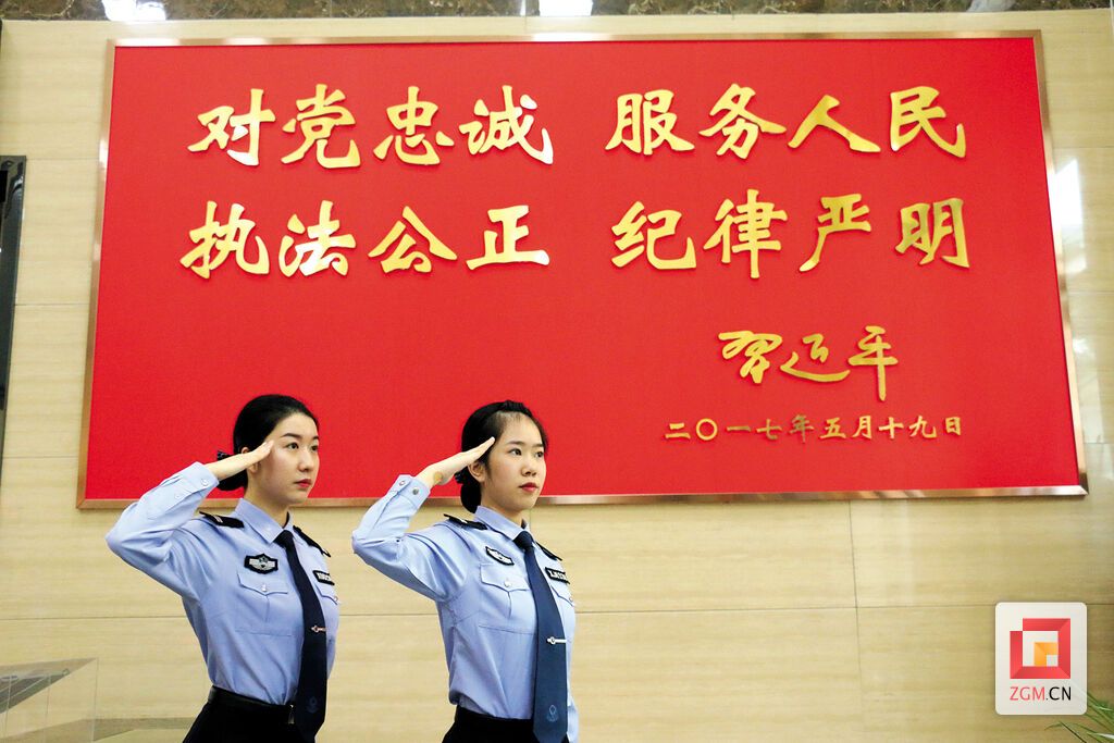 市公安局出入境管理支队以高品质服务践行初心