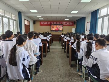增强文化自信 “盐都思政讲坛”走进自贡市第十九中学