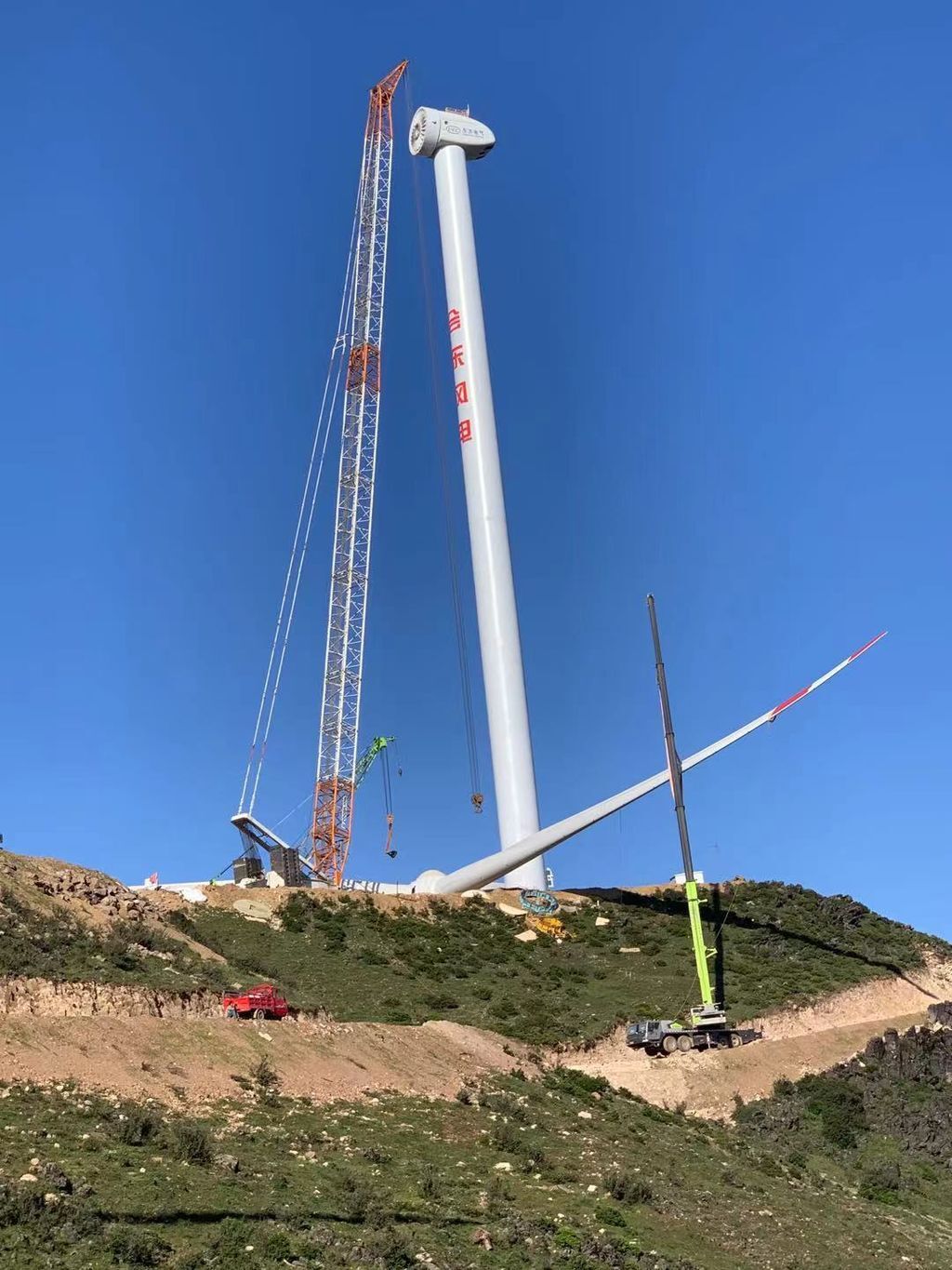 风电叶片安装。会东融媒体中心供图。