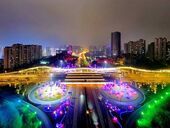 夜幕下的“城市丝带”