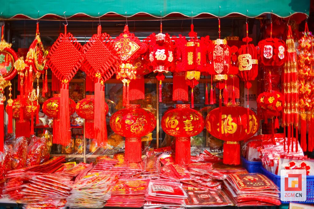 街头年味浓 记者 宋姿熠 摄.jpg