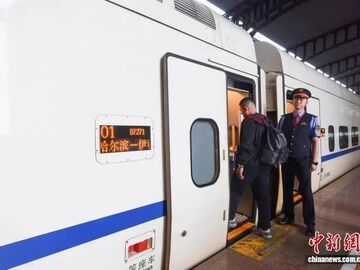 前8月中国铁路完成固定资产投资5118亿元