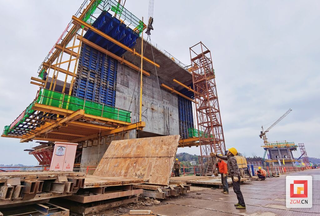 S436建设现场施工忙.jpg