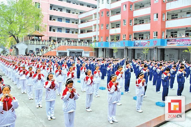 解放路中学大课间活动.jpg