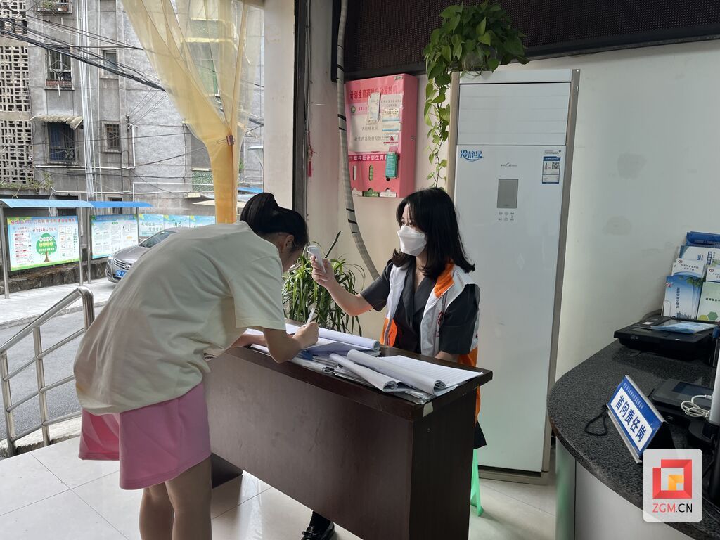 職工志愿者參與疫情防控.jpg
