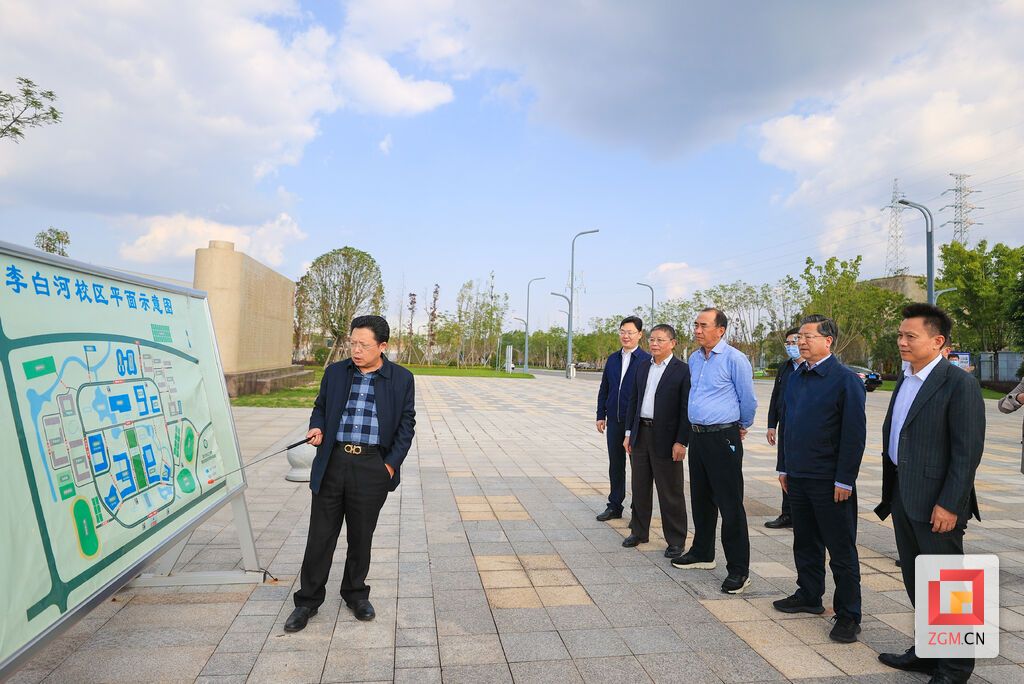 调研四川轻化工大学本部新校区.jpg