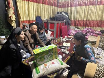 甘孜理塘：“资源枢纽+技术尖兵+双语桥梁”驻村黄金组合  “三束光”焐热高原搬迁群众新家